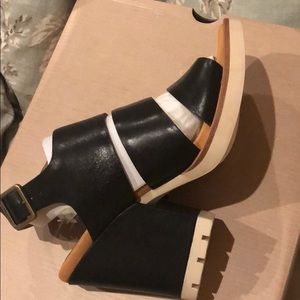 Kork-ease shoes!! Brand new! Comfy!!